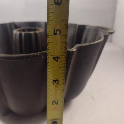 Cast Iron Bundt Cake Pan
