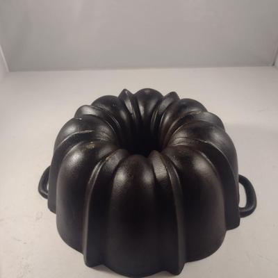 Cast Iron Bundt Cake Pan