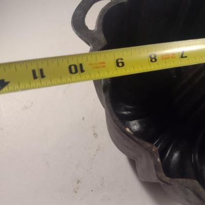 Cast Iron Bundt Cake Pan