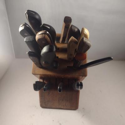 Wooden Block with Assorted Fixed Blade Cutlery