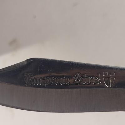 Wooden Block with Assorted Fixed Blade Cutlery