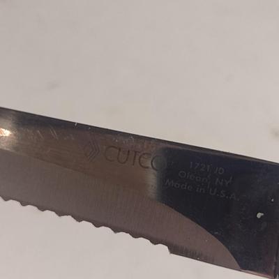 Wooden Block with Assorted Fixed Blade Cutlery