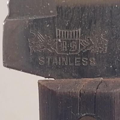 Wooden Block with Assorted Fixed Blade Cutlery