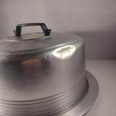 Vintage Regal Metal Cake Carrier