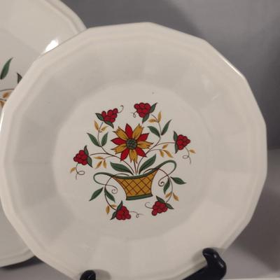 Dinnerware with Floral Design