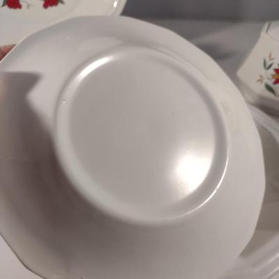 Dinnerware with Floral Design