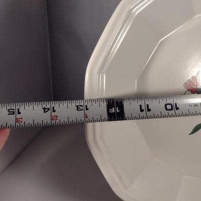 Dinnerware with Floral Design