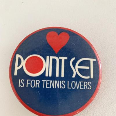 Point set is for tennis lovers vintage pin