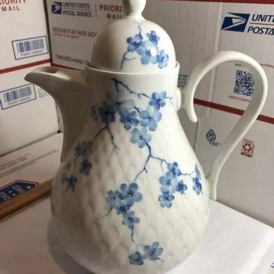 Vintage Scherzer Bavarian Dainty Coffee Pot 9.75in Tall in VG Preowned Condition.