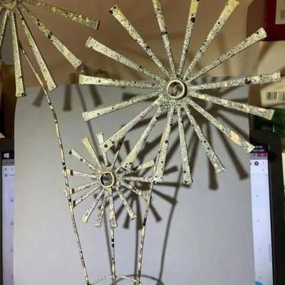 Noted NJ Artist Michael P. McCrink Un-Signed Fabricated Base Metal Flower Artwork 17.5" Tall Preowned from Workshop and Estate.