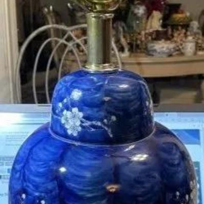 Vintage Asian Blue Swirl Floral Ginger Jar Lamp in VG Preowned Condition from an Estate.