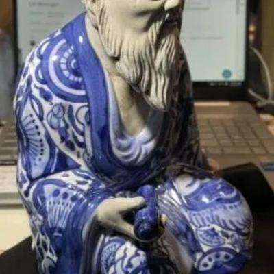 Vintage Japanese Kutani Porcelain Old Mud Man Scholar Figurine Blue & White in Very Good Preowned Condition. 11.5" Tall.