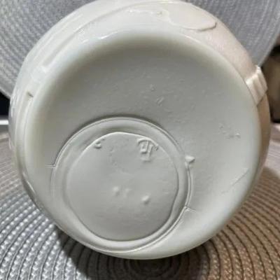 Vintage 1939 New York World's Fair Souvenir Milk Glass Vinegar Bottle 9" Tall in VG Preowned Condition.
