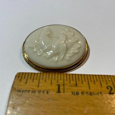 Vintage Lenox 12k Gold Filled Love Doves Porcelain Pin/Brooch in VG Preowned Condition.