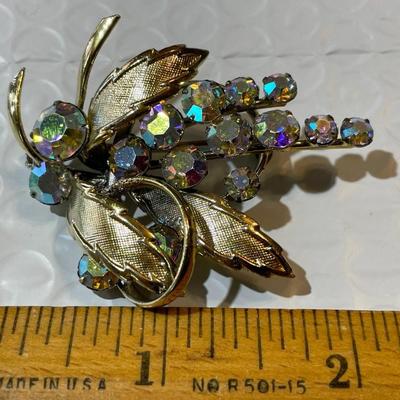 Vintage Aurora Borealis Fashion Gold-tone Pin/Brooch in VG Preowned Condition as Pictured.