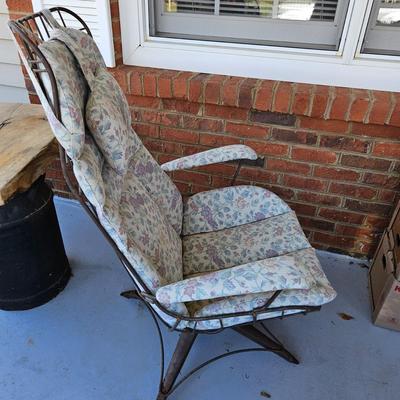 Metal Outdoor Rocker and Rustic Table (BY-DW)