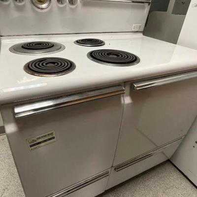 Vintage Stove/Oven, dual ovens