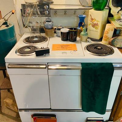 Lot 13: Vintage MCM Sears Kenmore Oven, Lamp & More