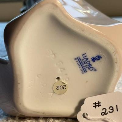 Lladro #6419 Arms Full of Love Figurine 7.50" Tall in VG Preowned Condition. No Original Box.