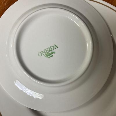 Oneida and Corelle dishes