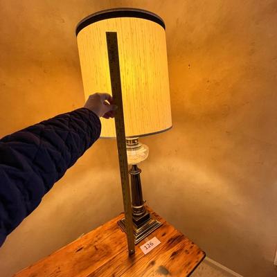 Table lamp with crystal font