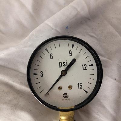 Vintage USG pressure guage, 0-15psi with brass fittings