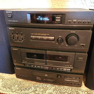 Lot #95 Sony Compact Stereo System - Am/FM, CD player, 2 speakers