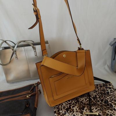 Large Purses by Wilson's Leather, Steve Madden and more (GB-BBL)
