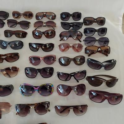 Large Lot of Fashion Sunglasses (G-BBL)
