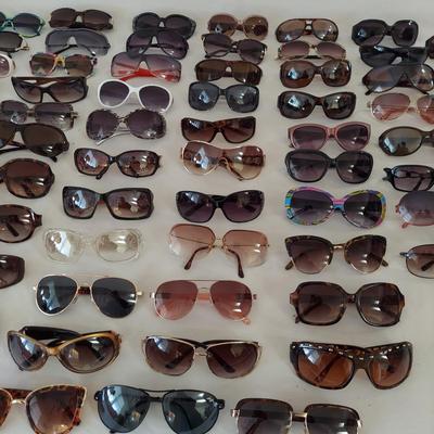 Large Lot of Fashion Sunglasses (G-BBL)