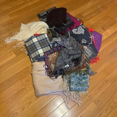 Large Scarves and Stoles (P-CE)