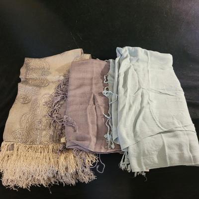 Large Scarves and Stoles (P-CE)