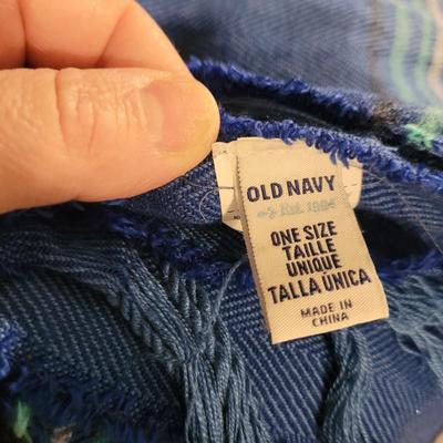 Large Scarves and Stoles (P-CE)