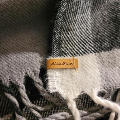 Large Scarves and Stoles (P-CE)