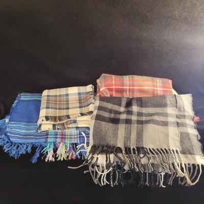 Large Scarves and Stoles (P-CE)