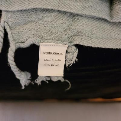 Large Scarves and Stoles (P-CE)