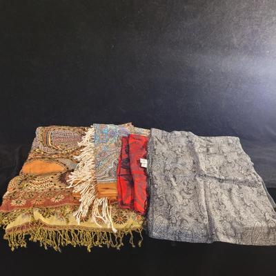 Large Scarves and Stoles (P-CE)