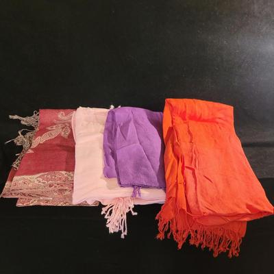 Large Scarves and Stoles (P-CE)