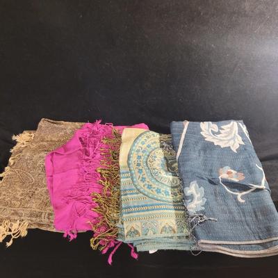 Large Scarves and Stoles (P-CE)