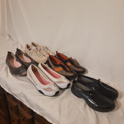 Womenâ€™s Sneakers & Slip Ons by Land's End, Reebok, & More, Sz. 7.5 - 9 (P-CE)