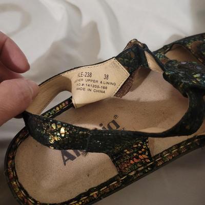 Womenâ€™s Alegria Shoes, Size 37/39 (P-CE)