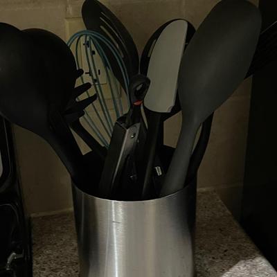 Oxo Good Grips Stainless Steel Utensil Holder with Utensils