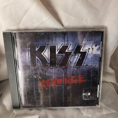 Lot of kiss CDs