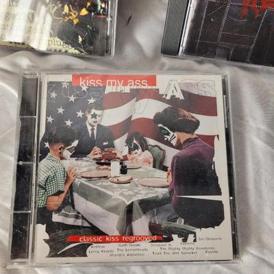 Lot of kiss CDs