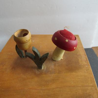 Lot 399: Vintage Wood Button Box With Many Buttons, and Glass Jar Full of Old Buttons