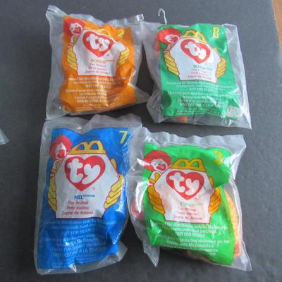 Lot 419: Lot of Older McDonalds Premium Toys, Beanies, Charlie Brown, More