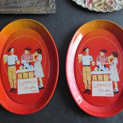 Lot 422: Tin Trays: WI Dells, China Town, More