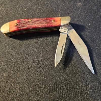 Assortment of Pocket Knives and a Zippo (LR-DW)