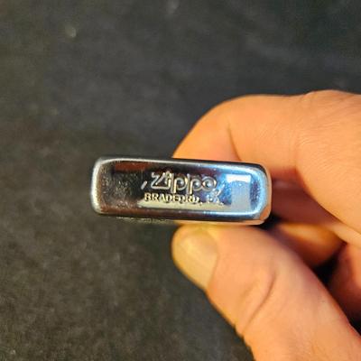 Assortment of Pocket Knives and a Zippo (LR-DW)