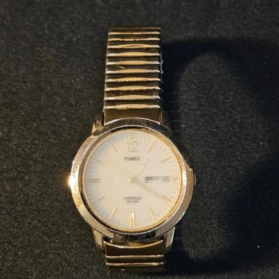 Men's Wrist Watches, Wrist Bands and a Bulova Travel Clock (LR-DW)